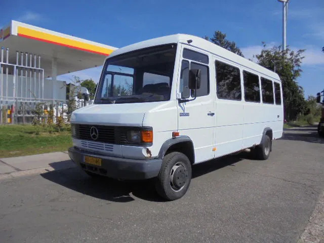 Mercedes-Benz 609D - Minibus, People carrier: picture 1 Mercedes-Benz 609D - Minibus, People carrier: picture 1