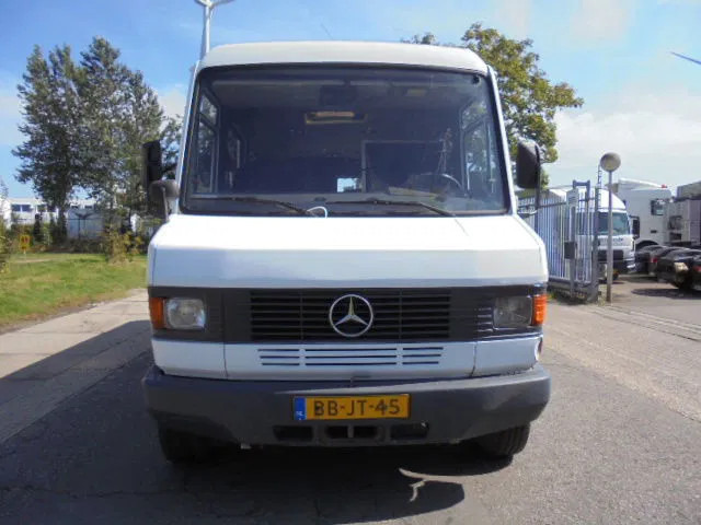 Mercedes-Benz 609D - Minibus, People carrier: picture 2 Mercedes-Benz 609D - Minibus, People carrier: picture 2