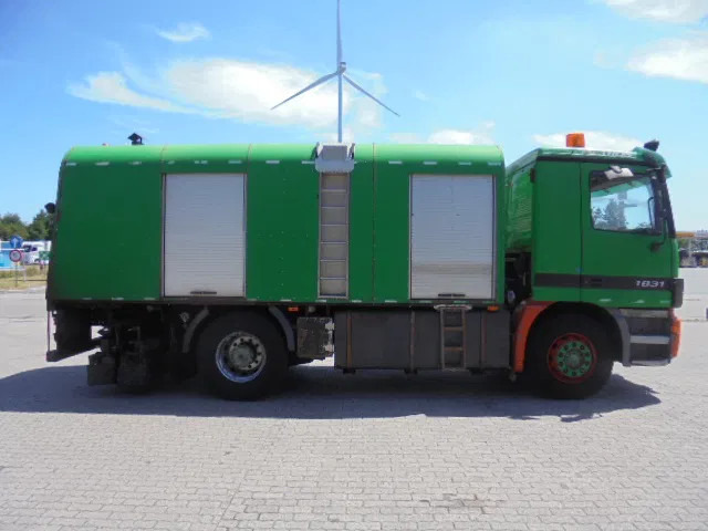 Mercedes-Benz Actros 1831 1831 Bitumensprayer - Tanker truck: picture 4 Mercedes-Benz Actros 1831 1831 Bitumensprayer - Tanker truck: picture 4