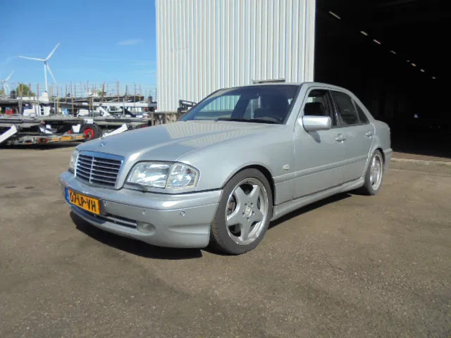 Mercedes-Benz C-Klasse 43 AMG - Saloon car: picture 1 Mercedes-Benz C-Klasse 43 AMG - Saloon car: picture 1