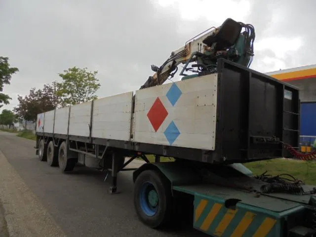 Pacton TPD 347 - Dropside/ Flatbed semi-trailer: picture 2 Pacton TPD 347 - Dropside/ Flatbed semi-trailer: picture 2