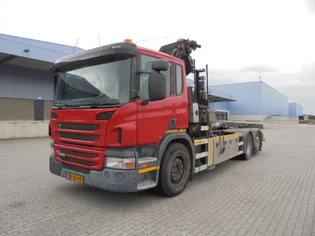 Scania P400 6X2 - Hook lift truck, Crane truck: picture 4 Scania P400 6X2 - Hook lift truck, Crane truck: picture 4