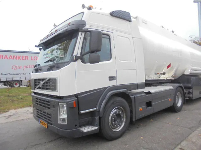 Volvo FM 400 GLOBETROTTER ADR NL TRUCK - Tractor unit: picture 1 Volvo FM 400 GLOBETROTTER ADR NL TRUCK - Tractor unit: picture 1