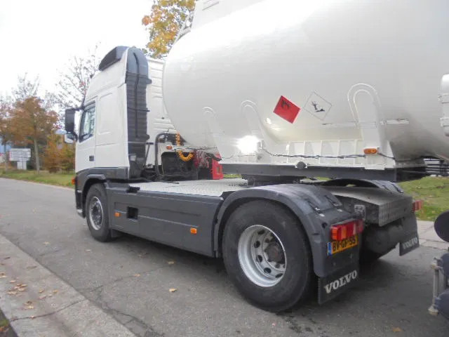 Volvo FM 400 GLOBETROTTER ADR NL TRUCK +TANK TRAILER - Tractor unit: picture 4 Volvo FM 400 GLOBETROTTER ADR NL TRUCK +TANK TRAILER - Tractor unit: picture 4