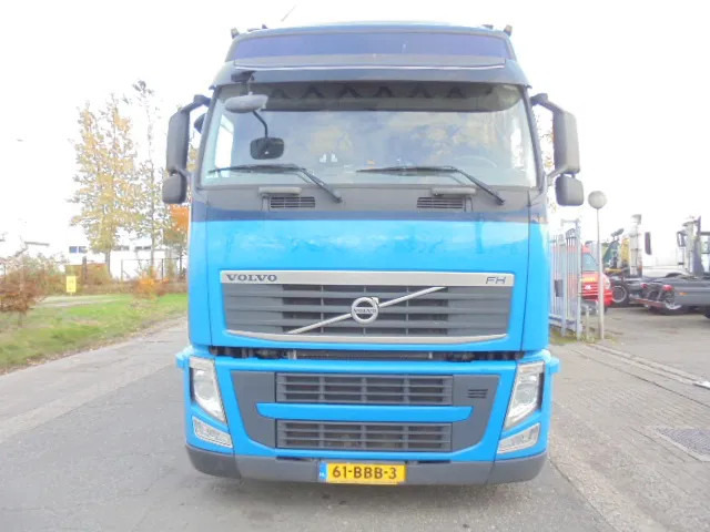 Volvo FH 420 6X2 NL TRUCK - Curtain side truck: picture 2 Volvo FH 420 6X2 NL TRUCK - Curtain side truck: picture 2
