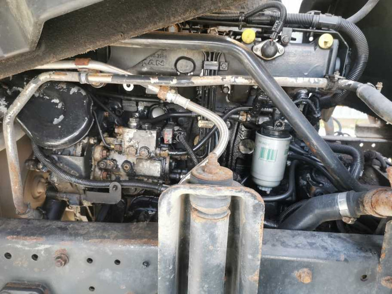 Interior photo 1: Livestock truck MAN LE 12.189 livestock truck