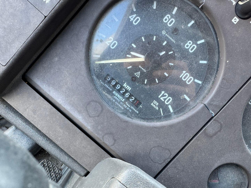 Curtain side truck Mercedes-Benz 814: picture 13