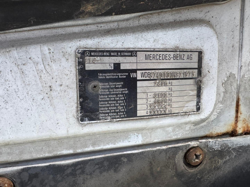 Curtain side truck Mercedes-Benz 814: picture 14
