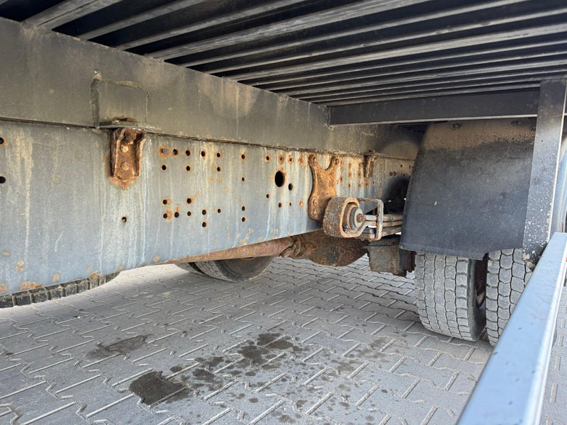 Curtain side truck Mercedes-Benz 814: picture 16