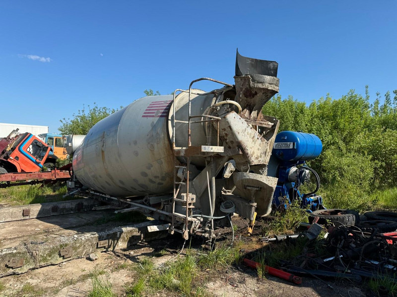 Mercedes-Benz Actros, MAN. 10 x pieces mixer. 9-10 m3 - Concrete mixer truck: picture 1 Mercedes-Benz Actros, MAN. 10 x pieces mixer. 9-10 m3 - Concrete mixer truck: picture 1