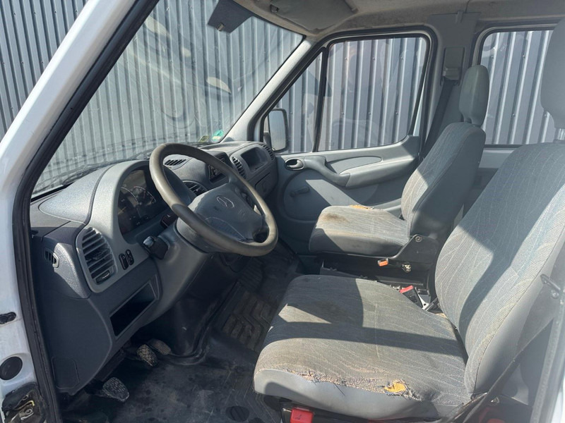 Mercedes-Benz Sprinter 311 - Curtain side van: picture 5 Mercedes-Benz Sprinter 311 - Curtain side van: picture 5