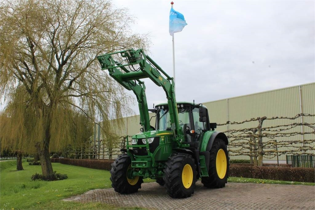 John Deere 6120M with 623R loader - Farm tractor: picture 1 John Deere 6120M with 623R loader - Farm tractor: picture 1