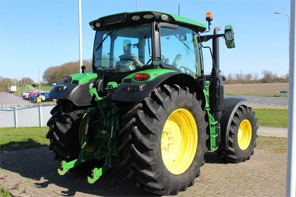 John Deere 6130R - Farm tractor: picture 3 John Deere 6130R - Farm tractor: picture 3