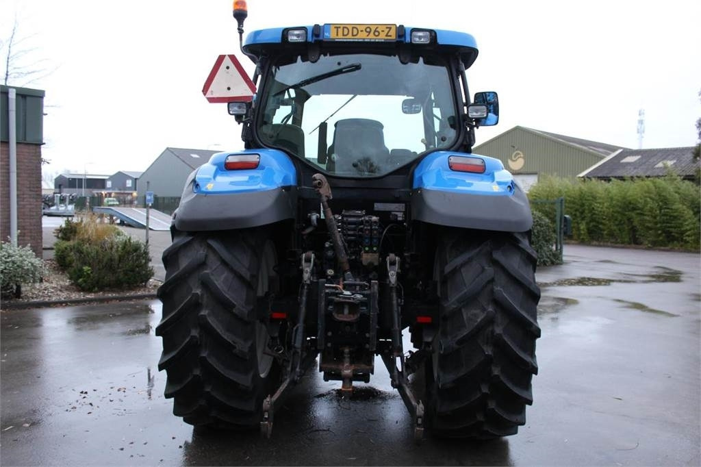 New Holland T6010 Plus - Farm tractor: picture 5 New Holland T6010 Plus - Farm tractor: picture 5
