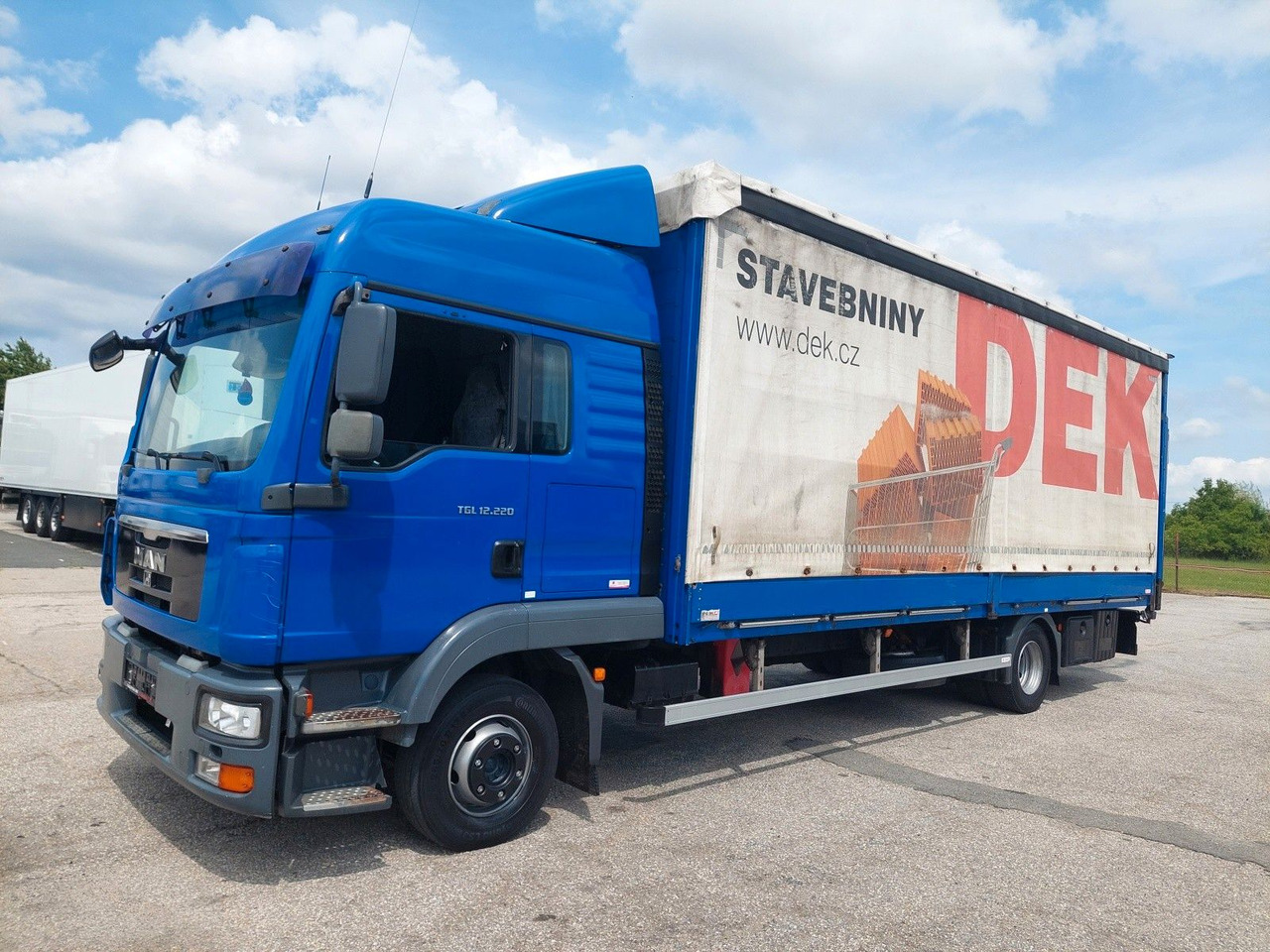 Curtain side truck MAN TGL 12.220 4X2 BL Edscha: picture 1