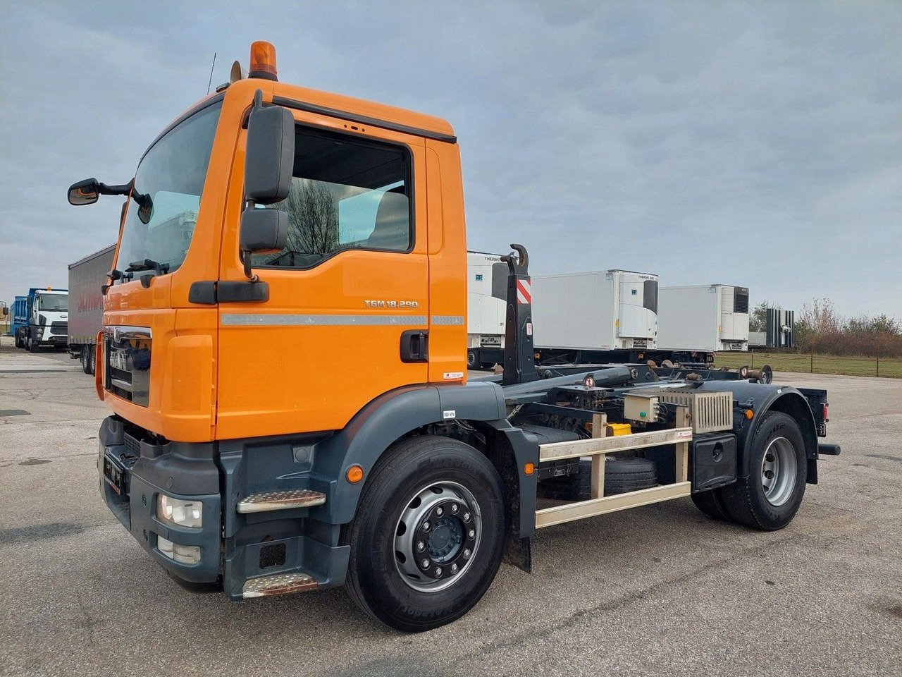 MAN TGM 18.290 4X2 BB - Hook lift truck: picture 5 MAN TGM 18.290 4X2 BB - Hook lift truck: picture 5