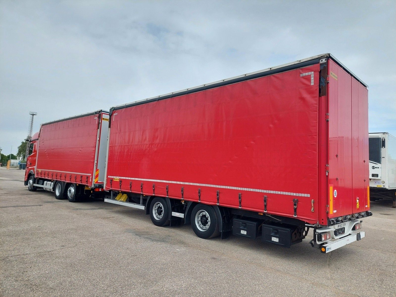 Mercedes-Benz Actros 2545 L/NR 6x2 + Wielton PC2K Durchbar - Curtain side truck: picture 3 Mercedes-Benz Actros 2545 L/NR 6x2 + Wielton PC2K Durchbar - Curtain side truck: picture 3