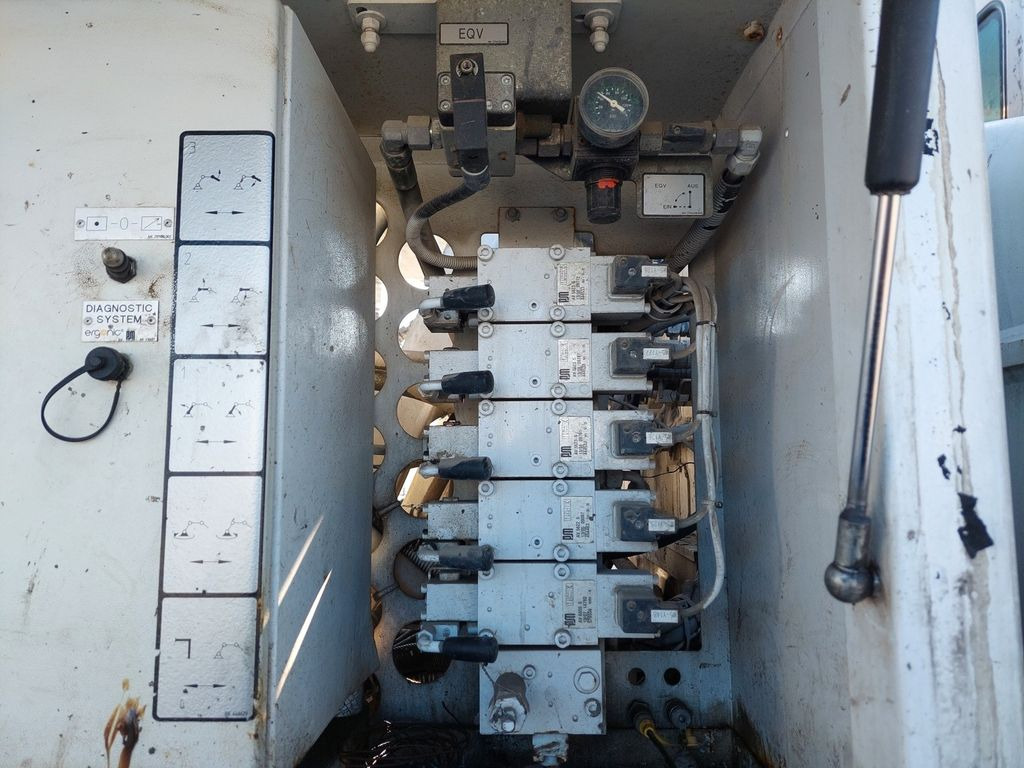 Mixer pump truck Mercedes-Benz Actros 4141 BB Putzmeister M24-3: picture 18