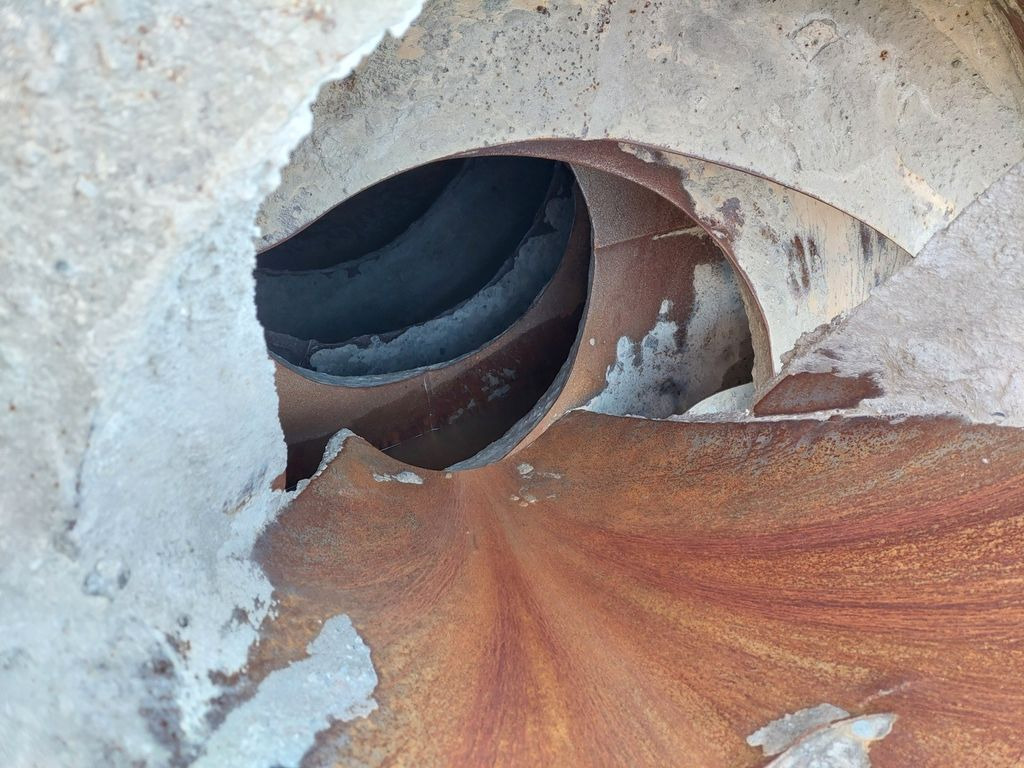 Mixer pump truck Mercedes-Benz Actros 4141 BB Putzmeister M24-3: picture 9