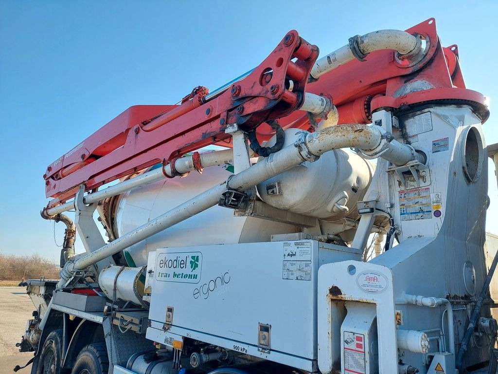 Mixer pump truck Mercedes-Benz Actros 4141 BB Putzmeister M24-3: picture 8