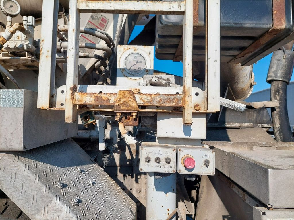 Mixer pump truck Mercedes-Benz Actros 4141 BB Putzmeister M24-3: picture 14