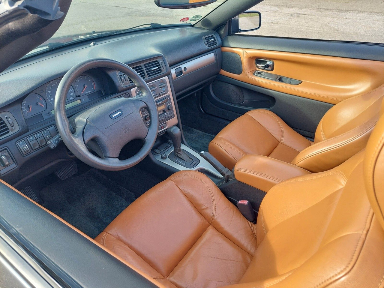 Convertible Volvo C70 Cabriolet 2.4 T: picture 26 Convertible Volvo C70 Cabriolet 2.4 T: picture 26