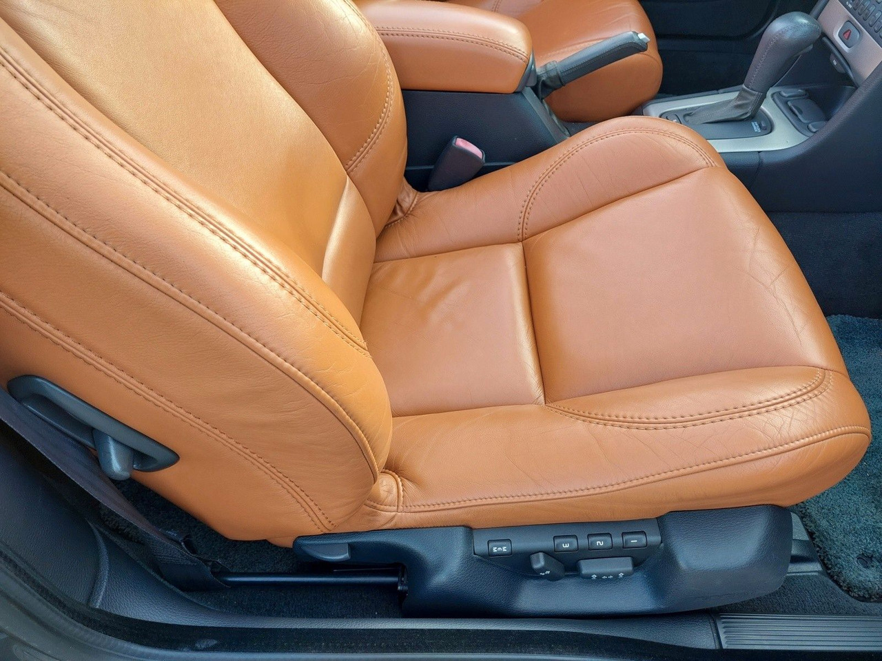 Convertible Volvo C70 Cabriolet 2.4 T: picture 30 Convertible Volvo C70 Cabriolet 2.4 T: picture 30