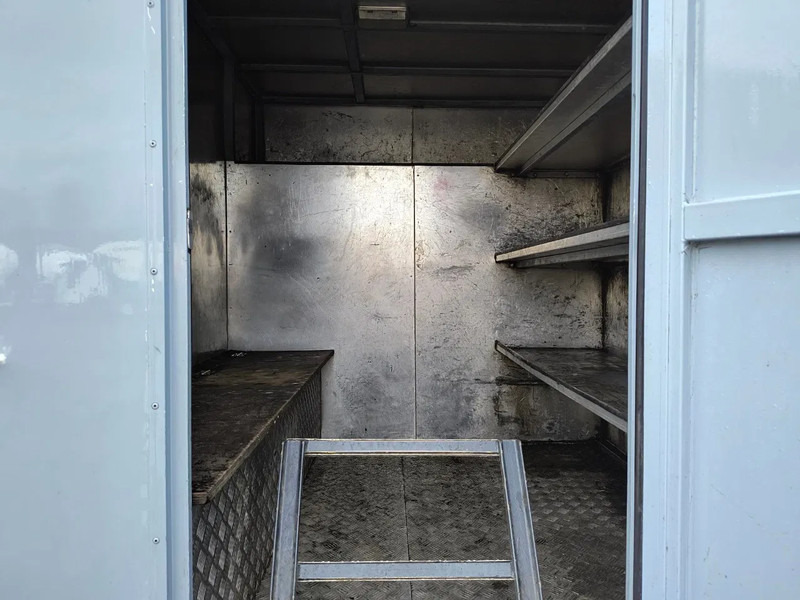 Leasing of Mercedes-Benz Atego 815 GARDEN - MATERIAL BOX - RAMPS Mercedes-Benz Atego 815 GARDEN - MATERIAL BOX - RAMPS: picture 15