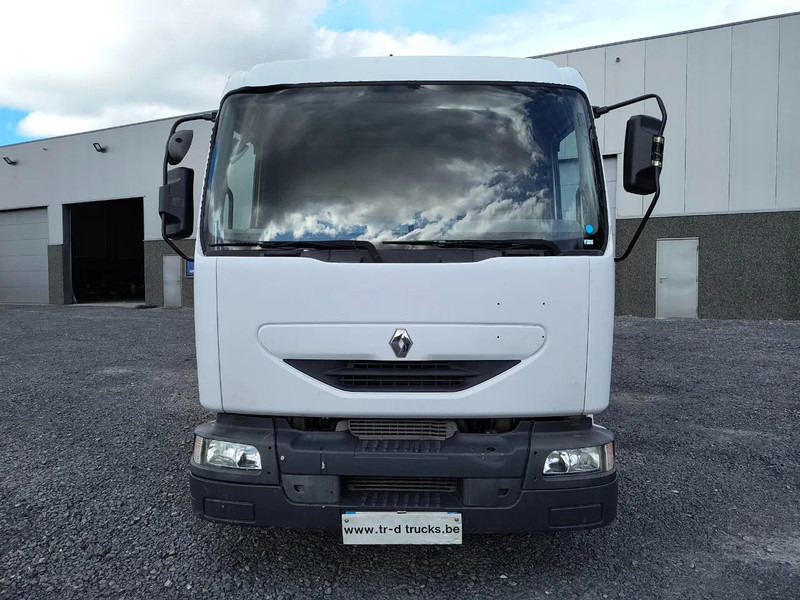 Renault Midlum 220 8000L FUEL / CARBURANT TANK - 3 COMP/ A LAMES - Tanker truck: picture 2 Renault Midlum 220 8000L FUEL / CARBURANT TANK - 3 COMP/ A LAMES - Tanker truck: picture 2