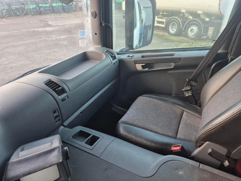 Tanker truck for transportation of fuel Scania P310 13500L CARBURANT / FUEL - 4 COMP: picture 12 Tanker truck for transportation of fuel Scania P310 13500L CARBURANT / FUEL - 4 COMP: picture 12