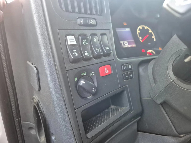 Tanker truck for transportation of fuel Scania P310 13500L CARBURANT / FUEL - 4 COMP: picture 13 Tanker truck for transportation of fuel Scania P310 13500L CARBURANT / FUEL - 4 COMP: picture 13