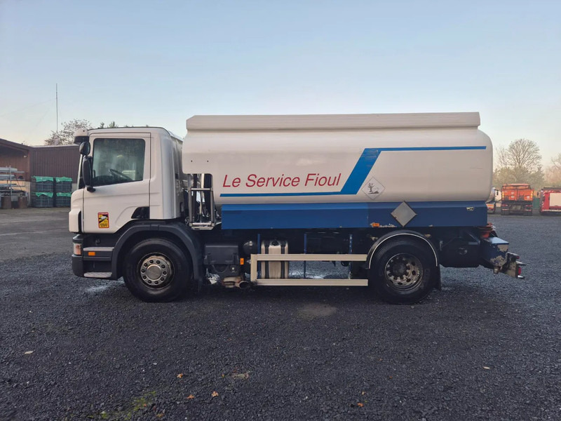 Tanker truck for transportation of fuel Scania P310 13500L CARBURANT / FUEL - 4 COMP: picture 8 Tanker truck for transportation of fuel Scania P310 13500L CARBURANT / FUEL - 4 COMP: picture 8