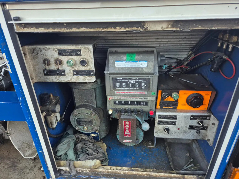 Tanker truck for transportation of fuel Scania P310 13500L CARBURANT / FUEL - 4 COMP: picture 17 Tanker truck for transportation of fuel Scania P310 13500L CARBURANT / FUEL - 4 COMP: picture 17