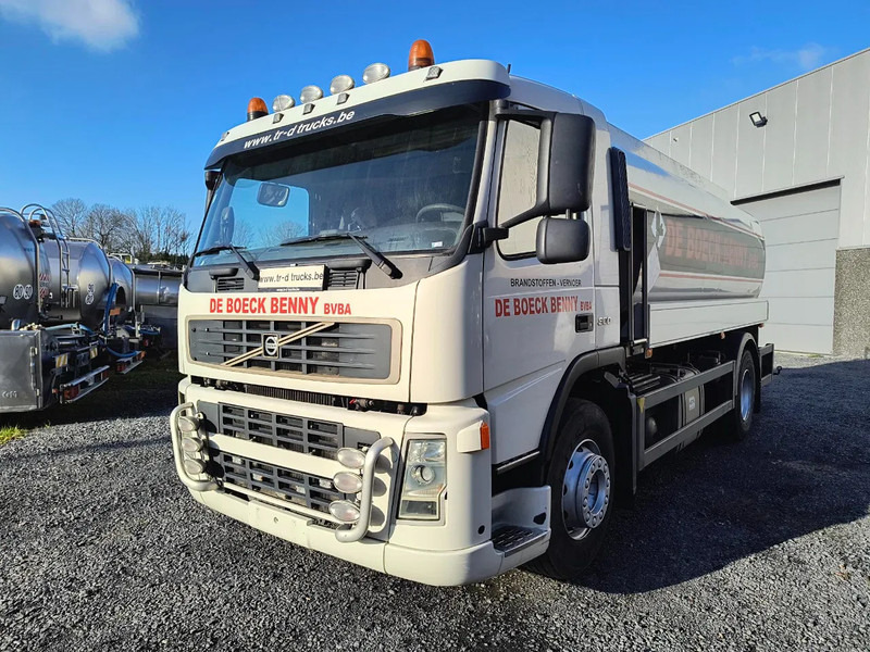 Volvo FM 300 14000L FUEL/CARBURANT - 4 COMP - Tanker truck: picture 1 Volvo FM 300 14000L FUEL/CARBURANT - 4 COMP - Tanker truck: picture 1