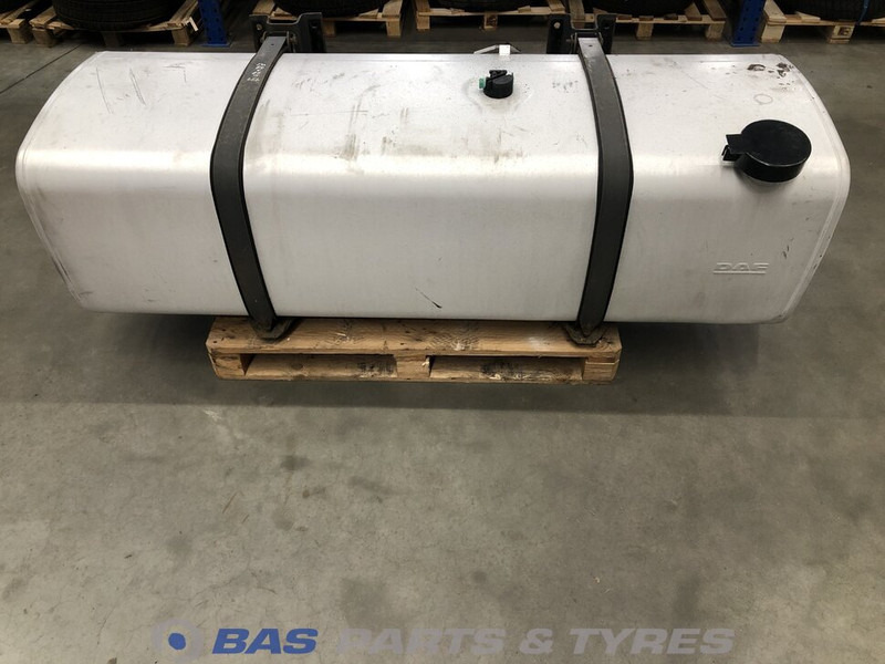 DAF Brandstoftank DAF 690 Liter 1945569 - Fuel tank for Truck: picture 1 DAF Brandstoftank DAF 690 Liter 1945569 - Fuel tank for Truck: picture 1