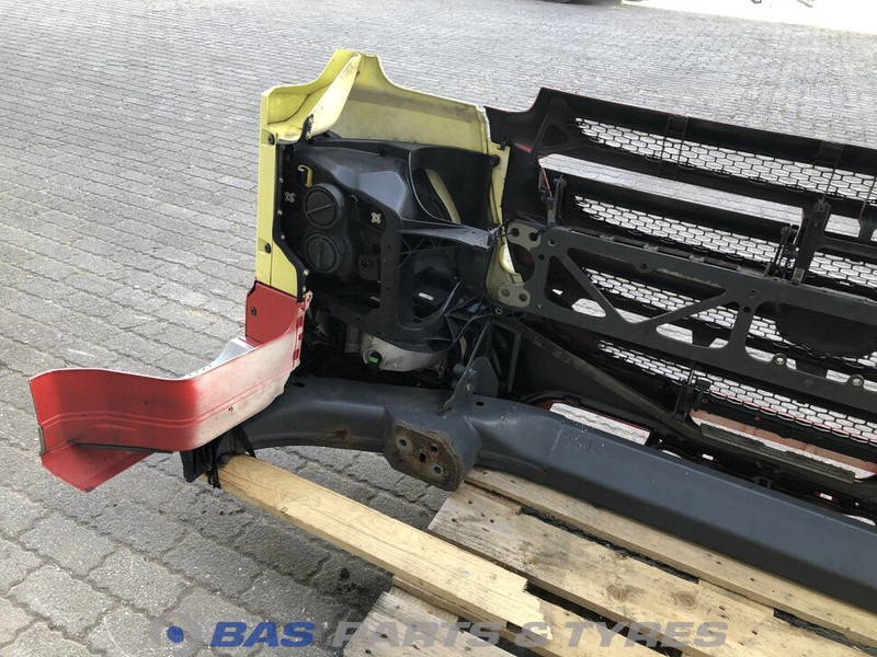 DAF CF Euro 6 Bumper DAF 1837644 - Bumper for Truck: picture 4 DAF CF Euro 6 Bumper DAF 1837644 - Bumper for Truck: picture 4