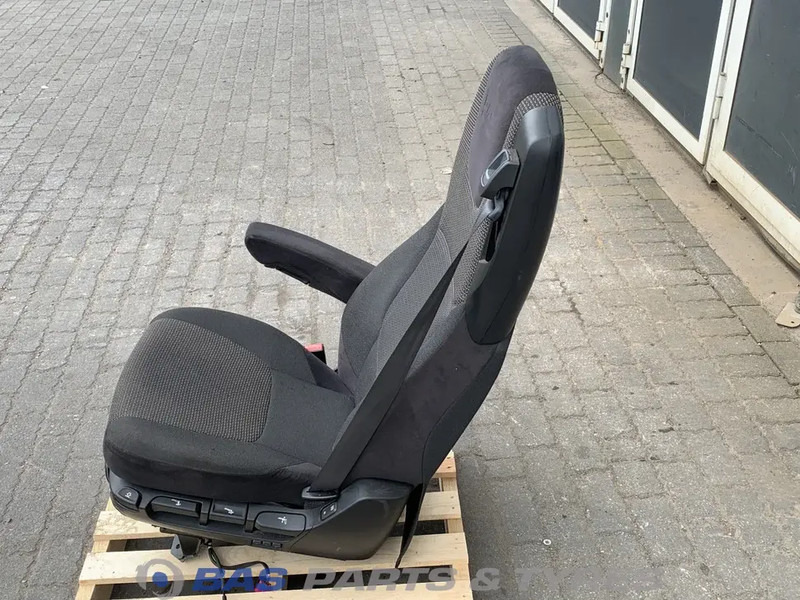 DAF CF Euro 6 - Seat for Truck: picture 2 DAF CF Euro 6 - Seat for Truck: picture 2