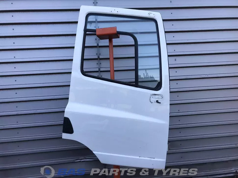 DAF CF Euro 6 Portier Rechts DAF 1355334 - Door and parts for Truck: picture 1 DAF CF Euro 6 Portier Rechts DAF 1355334 - Door and parts for Truck: picture 1