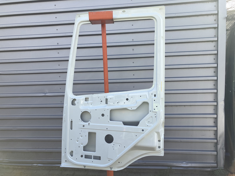 DAF CF (Meerdere types) Portier Rechts DAF 1355334 - Door and parts for Truck: picture 2 DAF CF (Meerdere types) Portier Rechts DAF 1355334 - Door and parts for Truck: picture 2