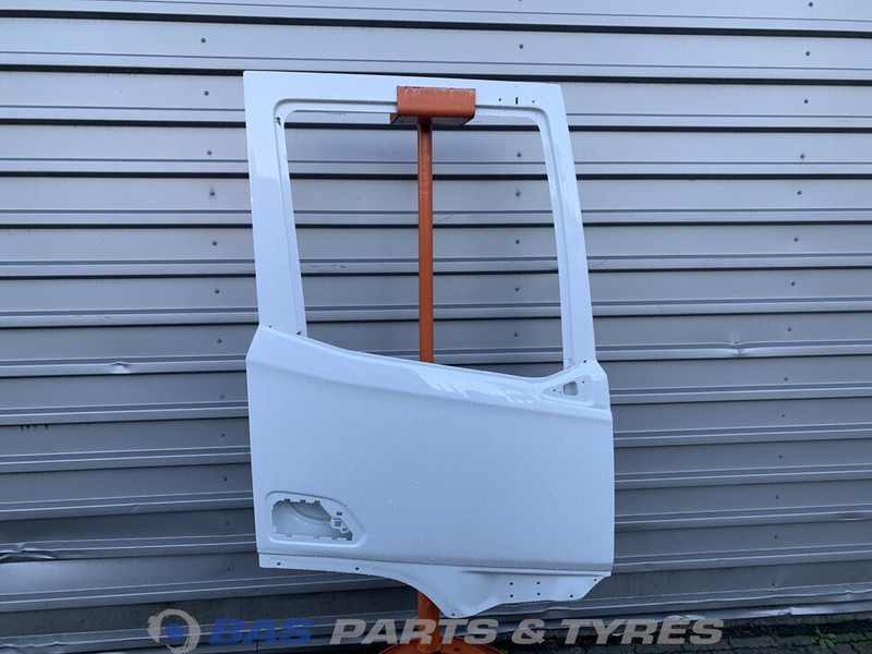 DAF XF G2 Portier Rechts DAF 2197012 - Door and parts for Truck: picture 1 DAF XF G2 Portier Rechts DAF 2197012 - Door and parts for Truck: picture 1