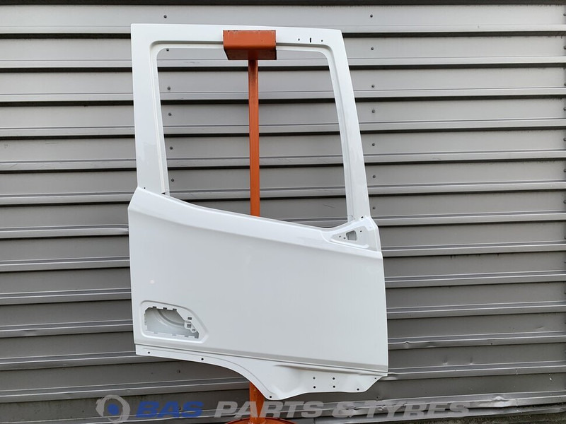 DAF XF G2 Portier Rechts DAF 2197012 - Door and parts for Truck: picture 1 DAF XF G2 Portier Rechts DAF 2197012 - Door and parts for Truck: picture 1