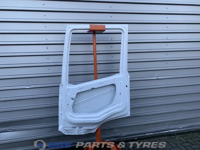 DAF XF G2 Portier Rechts DAF 2197012 - Door and parts for Truck: picture 2 DAF XF G2 Portier Rechts DAF 2197012 - Door and parts for Truck: picture 2