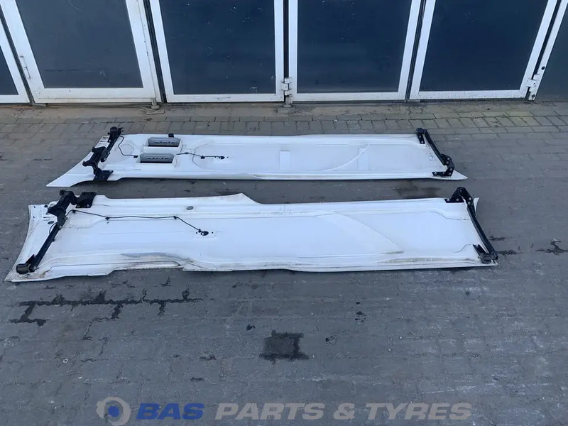 DAF XF106 Sideskirt Set DAF 1903109 - Body and exterior for Truck: picture 4 DAF XF106 Sideskirt Set DAF 1903109 - Body and exterior for Truck: picture 4