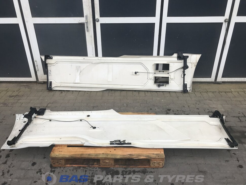DAF XF106 Sideskirt Set DAF 1903109 - Body and exterior for Truck: picture 4 DAF XF106 Sideskirt Set DAF 1903109 - Body and exterior for Truck: picture 4