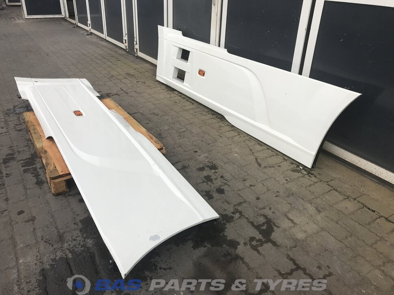 DAF XF106 Sideskirt Set DAF 1903109 - Body and exterior for Truck: picture 2 DAF XF106 Sideskirt Set DAF 1903109 - Body and exterior for Truck: picture 2