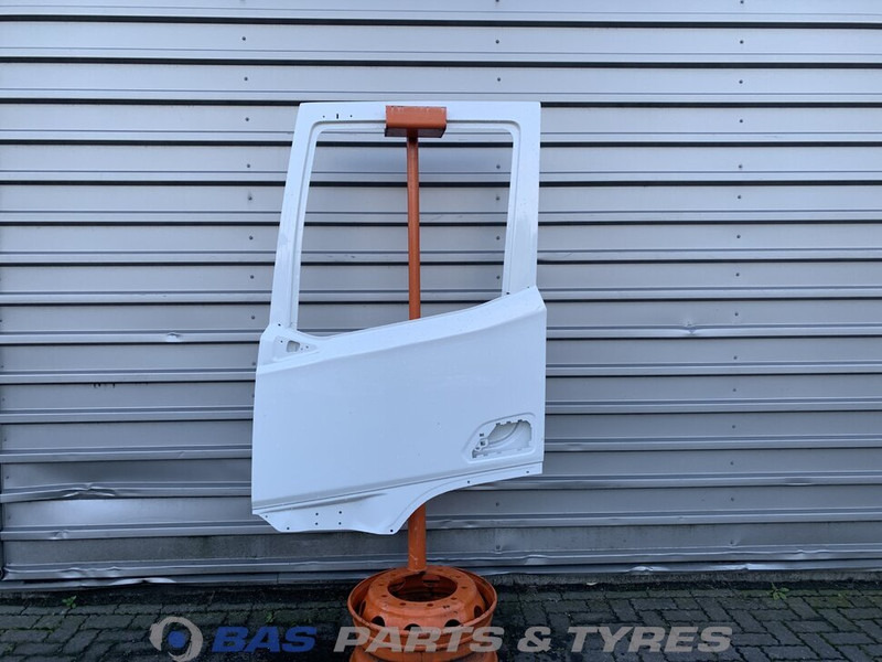 DAF XG Portier Links DAF 2197011 - Door and parts for Truck: picture 1 DAF XG Portier Links DAF 2197011 - Door and parts for Truck: picture 1