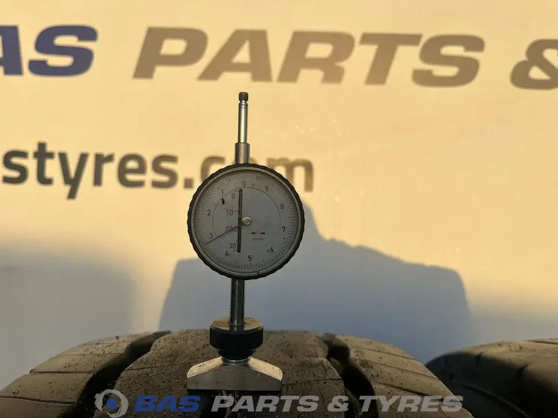 Goodyear Goodyear 13R22.5 OMNITRAC S 156/150 K M+S 3PMSF gebruikte set - Tire for Truck: picture 3 Goodyear Goodyear 13R22.5 OMNITRAC S 156/150 K M+S 3PMSF gebruikte set - Tire for Truck: picture 3