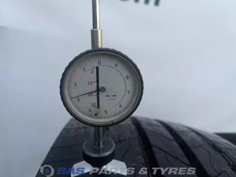 Goodyear Goodyear 315/70R22.5 EQMax S 158/150 M+S 3PMSF gebruikte set - Tire for Truck: picture 3 Goodyear Goodyear 315/70R22.5 EQMax S 158/150 M+S 3PMSF gebruikte set - Tire for Truck: picture 3