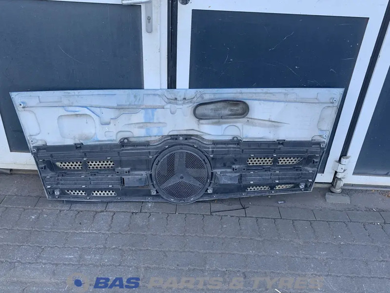 Mercedes-Benz Actros MP4 Frontklep Mercedes A 960 750 03 18 - Grill for Truck: picture 2 Mercedes-Benz Actros MP4 Frontklep Mercedes A 960 750 03 18 - Grill for Truck: picture 2