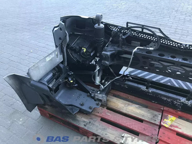 Mercedes-Benz Antos MP4 - Bumper for Truck: picture 4 Mercedes-Benz Antos MP4 - Bumper for Truck: picture 4